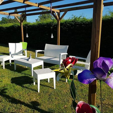 Chez Val Et Fred 85 Bed & Breakfast Les Essarts  Екстериор снимка